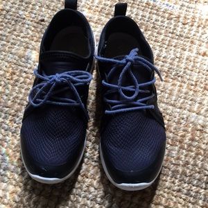 Navy Vionic Storm Sneaker 7.5